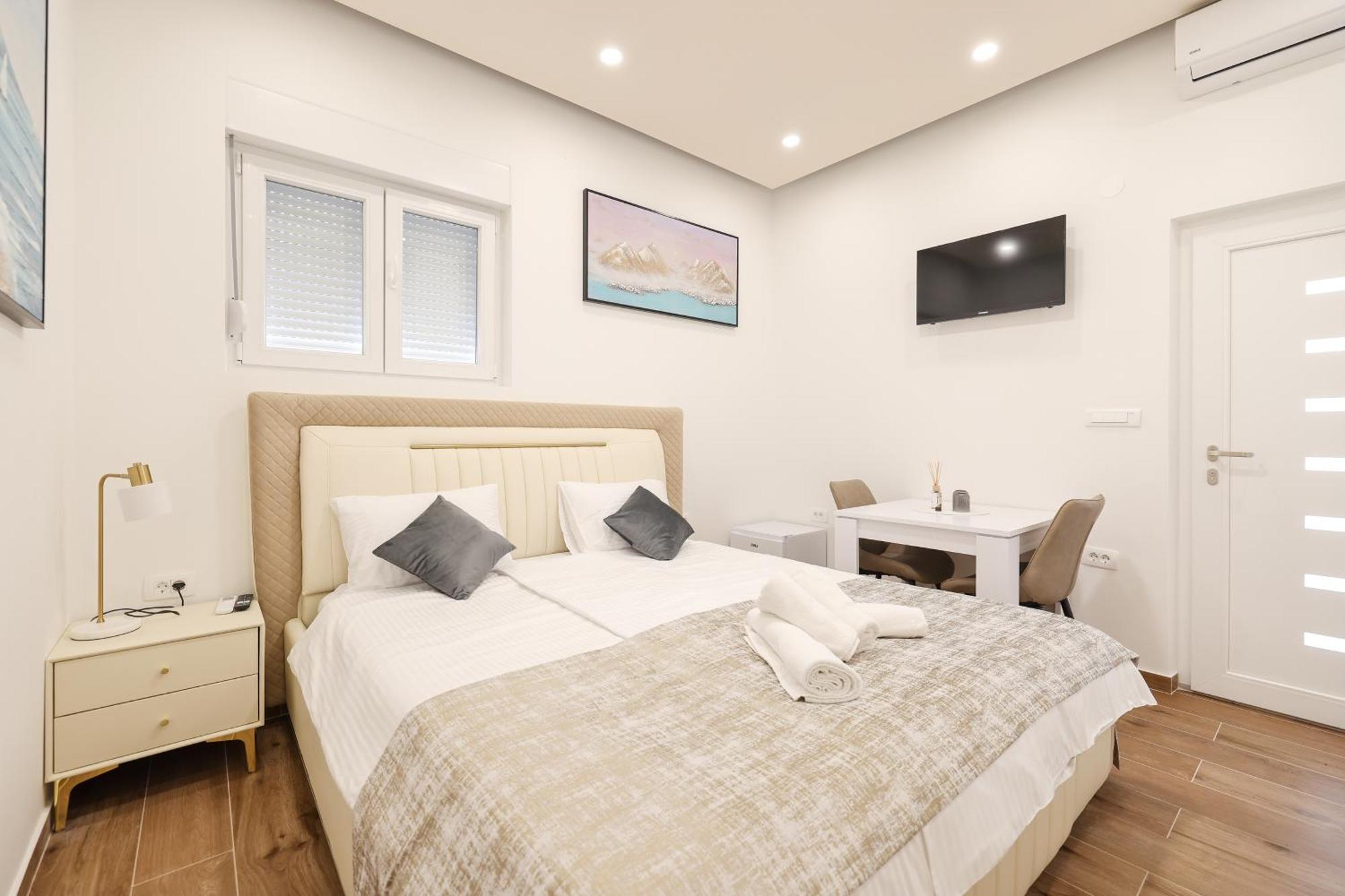 Premium Rooms Prince Zadar Exterior photo