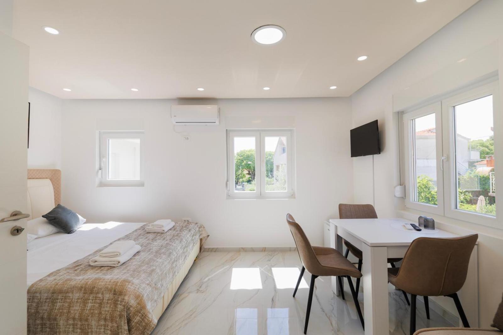 Premium Rooms Prince Zadar Exterior photo